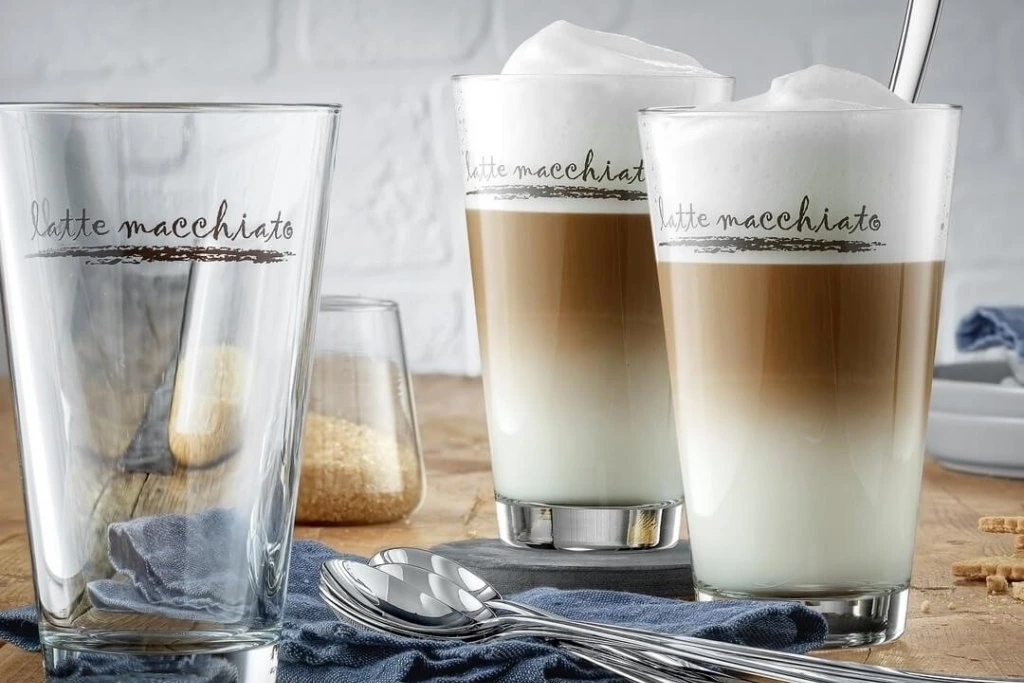 sklenice na latte