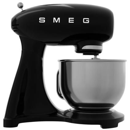SMEG KUCHYNSKY ROBOT CERNA STUDIO 02