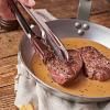 09_steaks_tongs