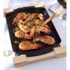 Litinový servírovací talíř se dřevěným podstavcem 33 x 23 cm Staub