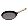 Pánev 26 cm, s dřevěnou rukojetí, litina, Staub