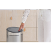 dotykovy odpadkovy kos touch bin new brabantia mandlovy 30 l 5