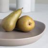 Servírovací talíř CURVE 35 cm, teplá šedá, kamenina, LIND DNA